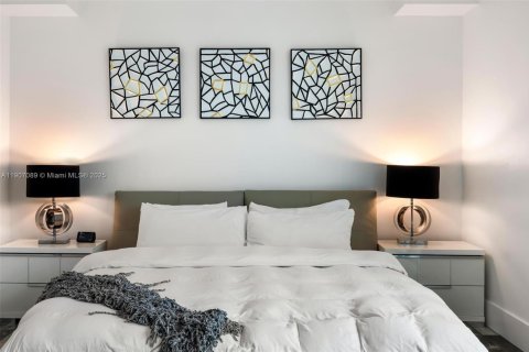 House in Fort Lauderdale, Florida 7 bedrooms, 712.93 sq.m. № 2012667 - photo 28