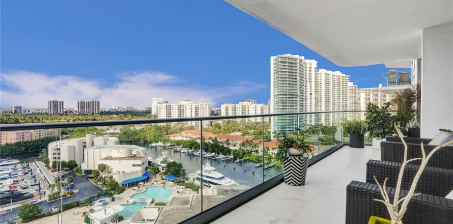 Кондоминиум с 2 спальнями в Авентура, Флорида № 1962976