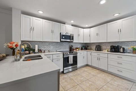 Купить кондоминиум в Сент-Питерсберг, Флорида 3 комнаты, 137.96м2, № 2222741 - фото 16