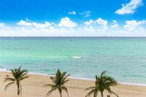 Condominio en Sunny Isles Beach, Florida, 1 dormitorio  № 2034679