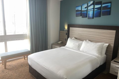 Condominio en venta en Sunny Isles Beach, Florida, 1 dormitorio, 63.92 m2 № 2034679 - foto 5