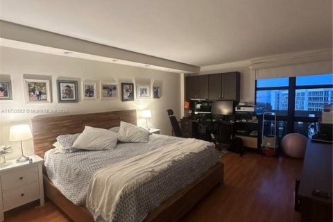Condo in Key Biscayne, Florida, 2 bedrooms  № 1811306 - photo 11