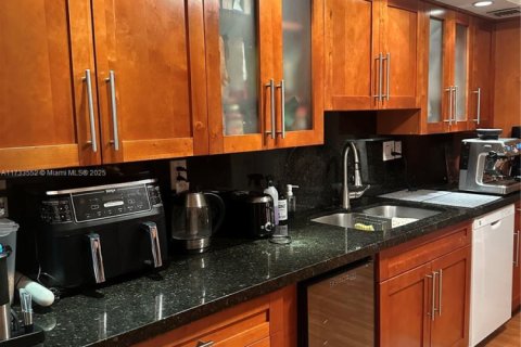 Condo in Key Biscayne, Florida, 2 bedrooms  № 1811306 - photo 12