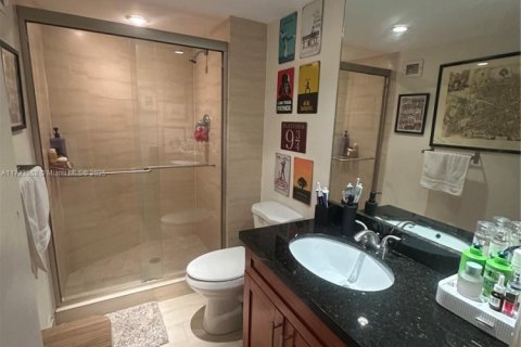 Condo in Key Biscayne, Florida, 2 bedrooms  № 1811306 - photo 9