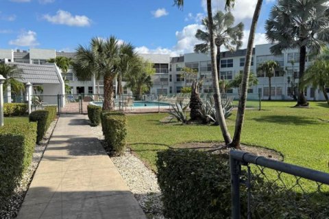 Condo in Margate, Florida, 1 bedroom  № 2250118 - photo 4