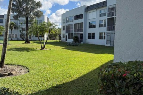 Condo in Margate, Florida, 1 bedroom  № 2250118 - photo 5