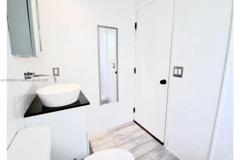 Снять в аренду кондоминиум в Майами-Бич, Флорида 1 спальня, 39.95м2, № 1898152 - фото 16