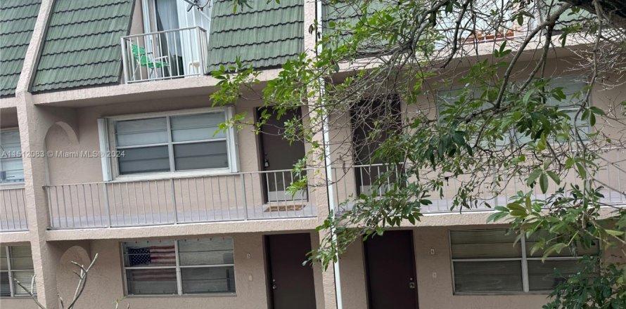 Condominio en Deerfield Beach, Florida, 2 dormitorios  № 1811714