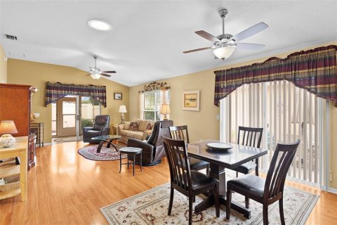 House in The Villages, Florida 3 bedrooms, 130.62 sq.m. № 1911014 - photo 11