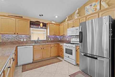 House in The Villages, Florida 3 bedrooms, 130.62 sq.m. № 1911014 - photo 6