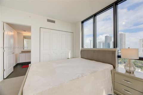 Condominio en alquiler en Miami, Florida, 2 dormitorios, 96.62 m2 № 2040140 - foto 16