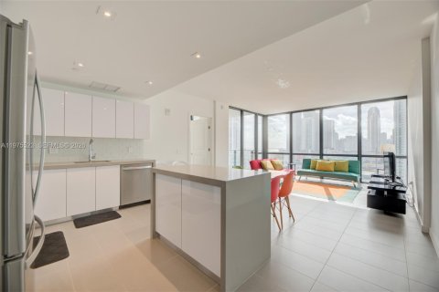 Condominio en alquiler en Miami, Florida, 2 dormitorios, 96.62 m2 № 2040140 - foto 3