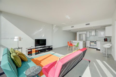 Condominio en alquiler en Miami, Florida, 2 dormitorios, 96.62 m2 № 2040140 - foto 8