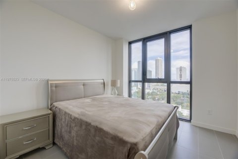 Condominio en alquiler en Miami, Florida, 2 dormitorios, 96.62 m2 № 2040140 - foto 19