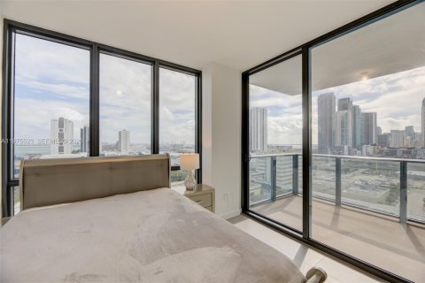 Condominio en alquiler en Miami, Florida, 2 dormitorios, 96.62 m2 № 2040140 - foto 17