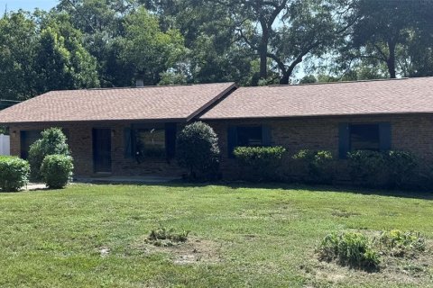 House in Ocala, Florida 3 bedrooms, 124.86 sq.m. № 2199112 - photo 2
