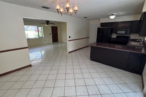 House in Ocala, Florida 3 bedrooms, 124.86 sq.m. № 2199112 - photo 17