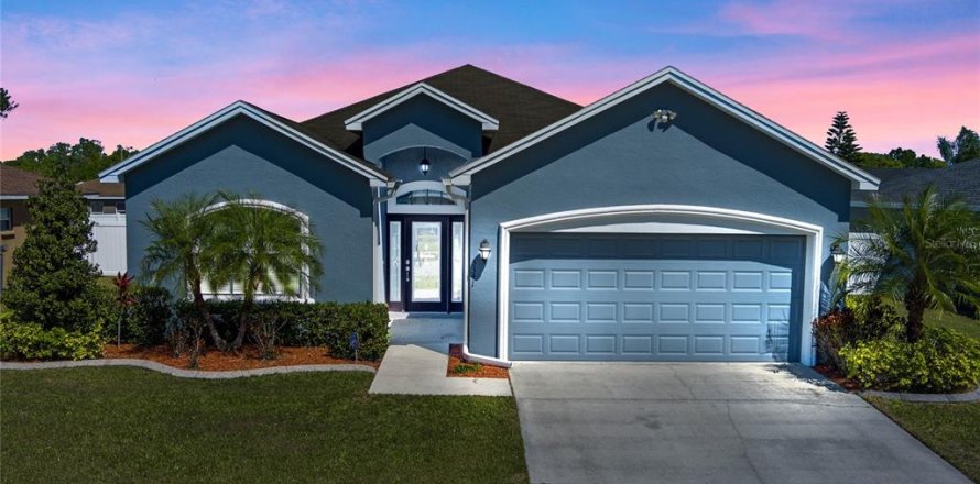 House in Lakeland, Florida 3 bedrooms, 155.52 sq.m. № 1583658