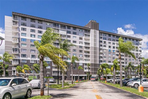 Copropriété à vendre à Hollywood, Floride: 1 chambre, 78.41 m2 № 1842782 - photo 20