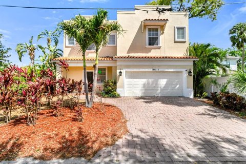 Adosado en venta en Tampa, Florida, 3 dormitorios, 173.17 m2 № 1630574 - foto 1