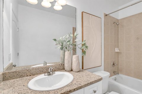 Adosado en venta en Tampa, Florida, 3 dormitorios, 173.17 m2 № 1630574 - foto 28
