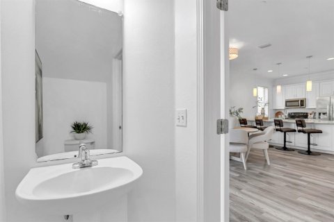 Adosado en venta en Tampa, Florida, 3 dormitorios, 173.17 m2 № 1630574 - foto 16