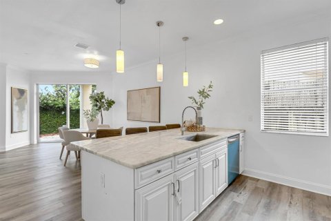 Adosado en venta en Tampa, Florida, 3 dormitorios, 173.17 m2 № 1630574 - foto 8
