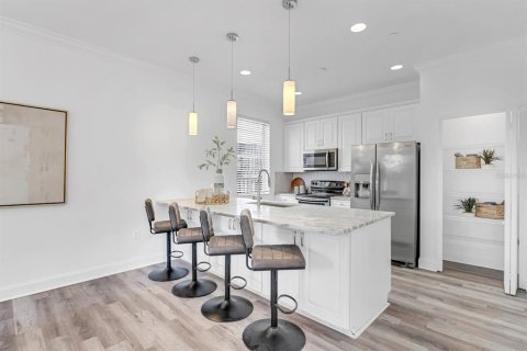 Adosado en venta en Tampa, Florida, 3 dormitorios, 173.17 m2 № 1630574 - foto 13