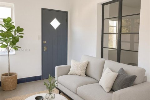 Снять в аренду виллу или дом в Майами, Флорида 3 спальни, 111.48м2, № 1987224 - фото 2