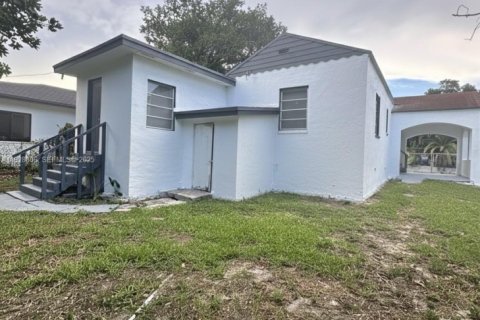 Снять в аренду виллу или дом в Майами, Флорида 3 спальни, 111.48м2, № 1987224 - фото 14