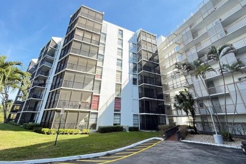 Condo in Aventura, Florida, 2 bedrooms  № 1944252 - photo 1