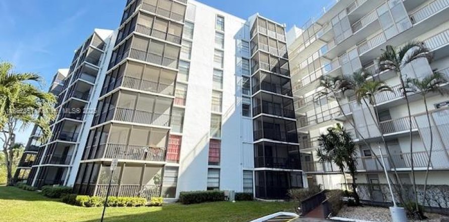Condo in Aventura, Florida, 2 bedrooms № 1944252