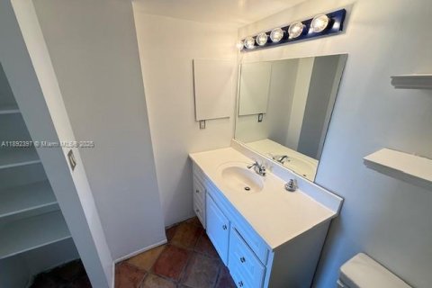 Condo in Aventura, Florida, 2 bedrooms  № 1944252 - photo 10