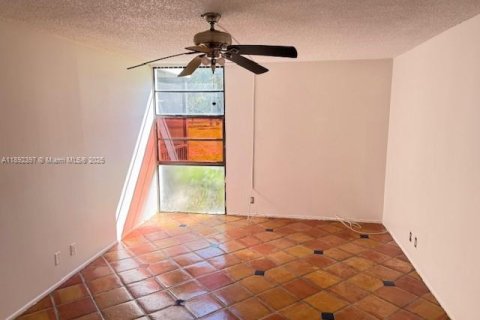 Condo in Aventura, Florida, 2 bedrooms  № 1944252 - photo 12