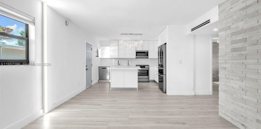 Apartamento en Miami, Florida 2 dormitorios, 62.89 m2 № 2011260