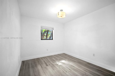 Apartamento en alquiler en Miami, Florida, 2 dormitorios, 62.89 m2 № 2011260 - foto 14