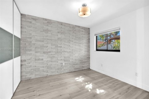 Apartamento en alquiler en Miami, Florida, 2 dormitorios, 62.89 m2 № 2011260 - foto 11