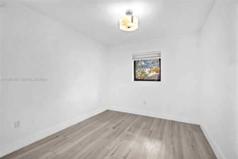 Apartamento en alquiler en Miami, Florida, 2 dormitorios, 62.89 m2 № 2011260 - foto 15