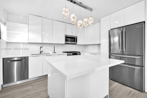 Apartamento en alquiler en Miami, Florida, 2 dormitorios, 62.89 m2 № 2011260 - foto 5