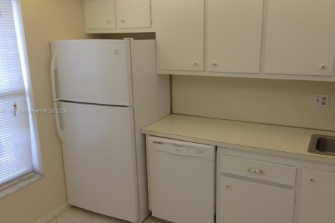 Copropriété à vendre à Tamarac, Floride: 2 chambres, 81.75 m2 № 1859441 - photo 2