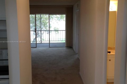 Copropriété à vendre à Tamarac, Floride: 2 chambres, 81.75 m2 № 1859441 - photo 5