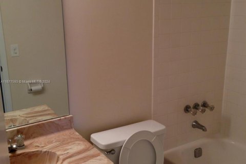 Copropriété à vendre à Tamarac, Floride: 2 chambres, 81.75 m2 № 1859441 - photo 7