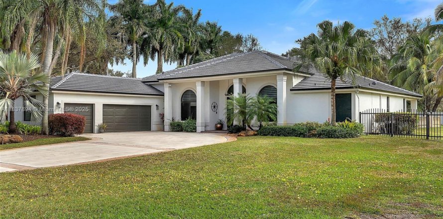 Villa ou maison à Davie, Floride 5 chambres, 290.6 m2 № 1830902