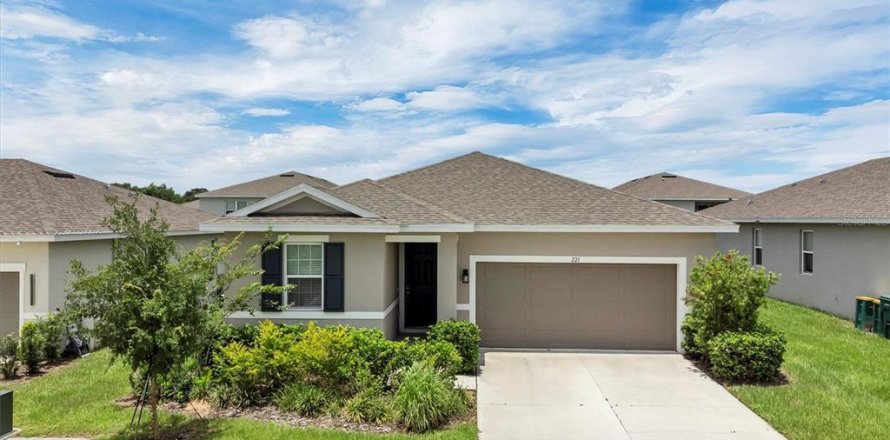 Villa ou maison à Haines City, Floride 3 chambres, 159.42 m2 № 1798441