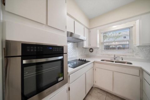 Commercial property in Clearwater, Florida 3 bedrooms, 150.87 sq.m. № 2216034 - photo 5