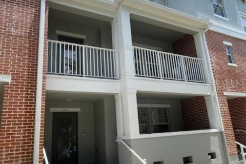 Townhouse in Tampa, Florida 3 bedrooms, 206.8 sq.m. № 1810906 - photo 1