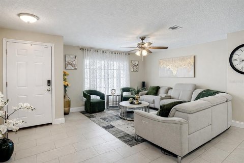 House in Kissimmee, Florida 4 bedrooms, 173.36 sq.m. № 2211813 - photo 6