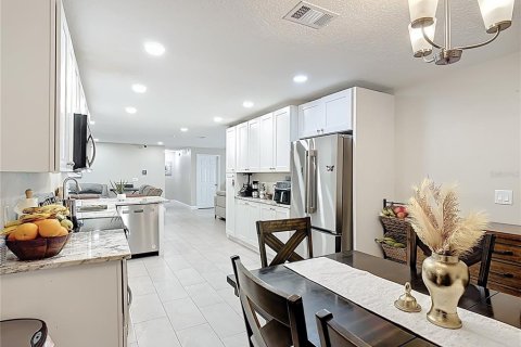 House in Kissimmee, Florida 4 bedrooms, 173.36 sq.m. № 2211813 - photo 23