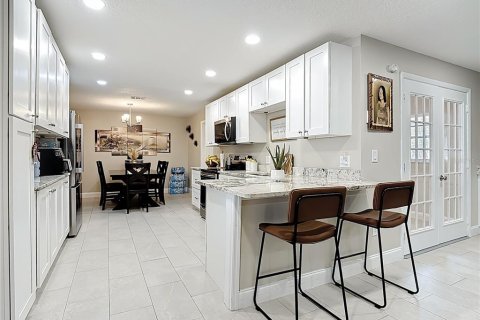 House in Kissimmee, Florida 4 bedrooms, 173.36 sq.m. № 2211813 - photo 15