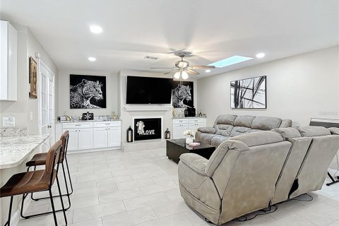 House in Kissimmee, Florida 4 bedrooms, 173.36 sq.m. № 2211813 - photo 12